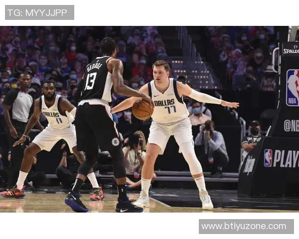 穆雷1月场均322分强势表现联盟得分榜仅次于东契奇