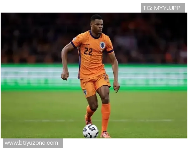 邓弗里斯谈被换下的不满情绪期待球队未来表现更佳